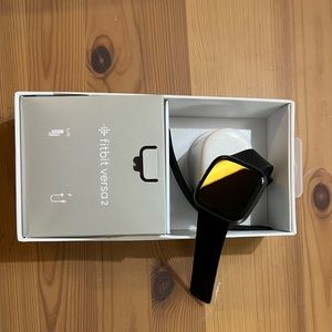 Fitbit Versa 2 watch w/ charger and band